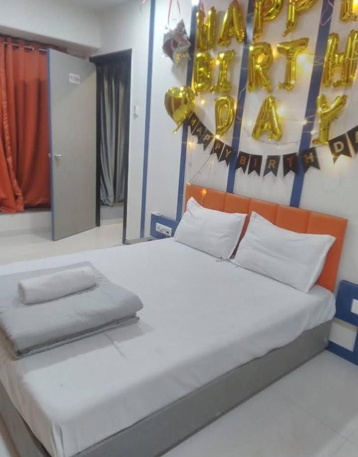 V Love Hotel Surat Bagian luar foto
