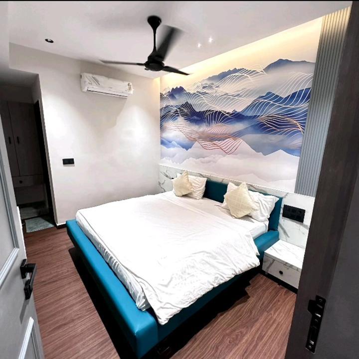 V Love Hotel Surat Bagian luar foto